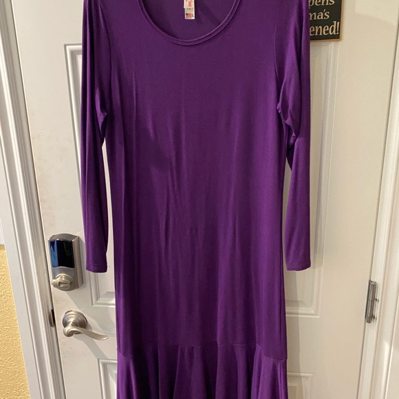 Dress - Picture 3 of 3